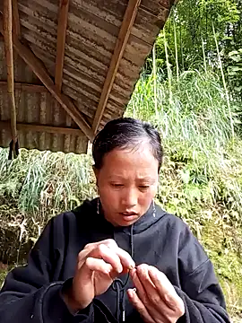 jerry-xx online show from November 2025 01:22:02 AM