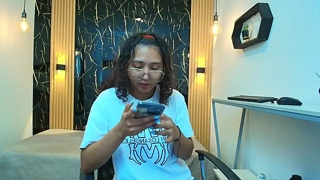 Snapshot of SamanthaFox_8 chatting on May 2026 12:54:02 PM SamanthaFox 8 online show from May 2026 12:54:02 PM
