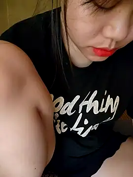 Snapshot of Misu-u chatting on October 2025 06:56:01 AM Misu-u online show from October 2025 06:56:01 AM