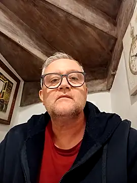 macdut67 online show from October 2025 04:17:02 PM