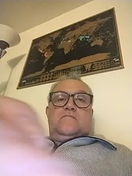 Snapshot of macdut67 chatting on April 2026 10:19:02 PM macdut67 online show from April 2026 10:19:02 PM