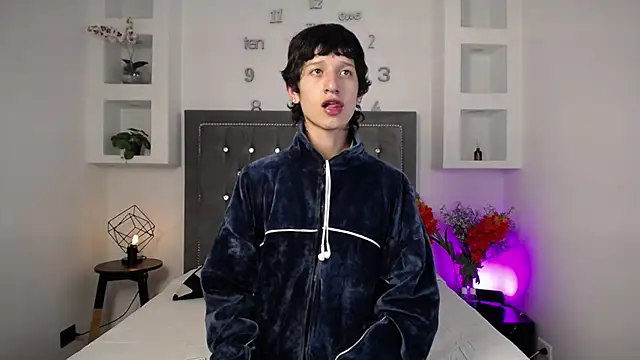 Emo Boy  online show from December 2025 03:48:01 AM