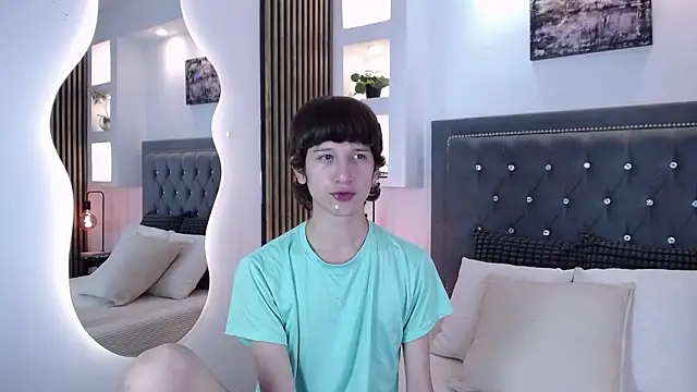 Emo Boy  online show from March 2026 08:14:02 PM