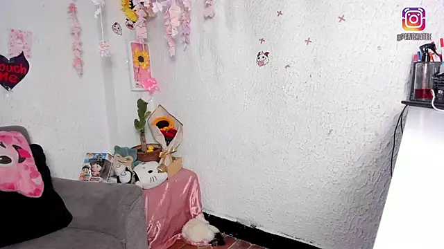 Emilycollei online show from April 2026 07:23:02 PM