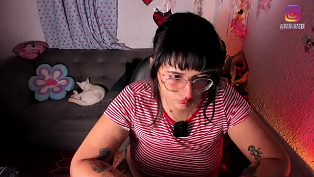 Emilycollei online show from April 2026 04:46:02 AM