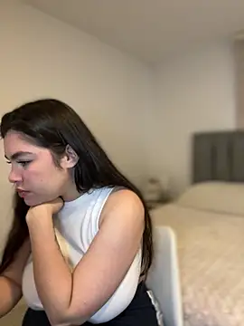 Isabella LaRue online show from March 2026 11:27:01 AM