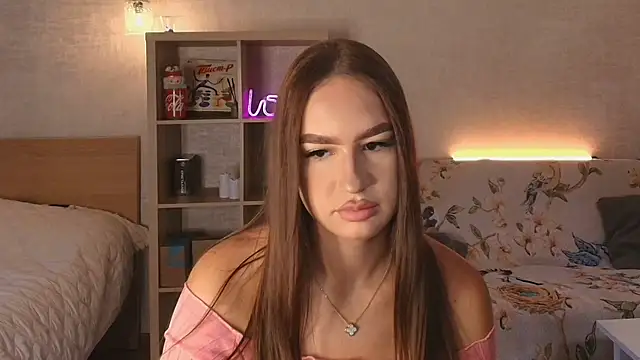 MayaGlow online show from October 2025 10:51:01 AM