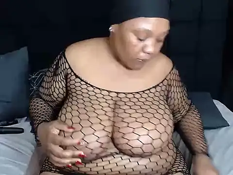 CaramelBootty online show from November 2025 05:20:01 PM