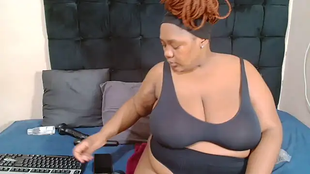 CaramelBootty online show from March 2026 05:08:01 PM