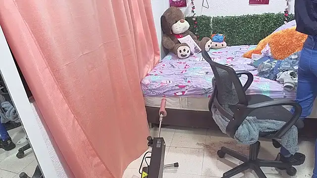 Snapshot of thianahorny chatting on July 2026 12:10:01 PM thianahorny online show from July 2026 12:10:01 PM