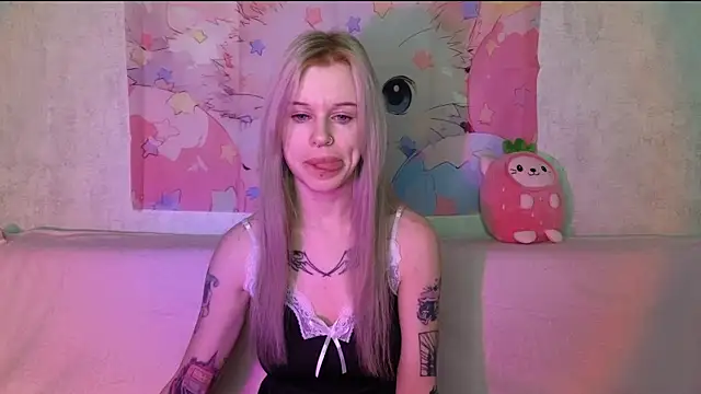 Snapshot of HoneyGold_ chatting on December 2025 04:07:01 AM HoneyGold online show from December 2025 04:07:01 AM