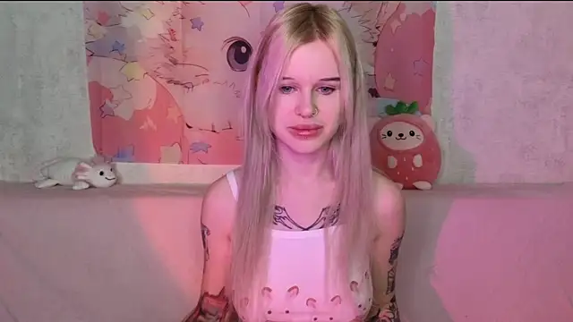 Snapshot of HoneyGold_ chatting on December 2025 03:59:01 AM HoneyGold online show from December 2025 03:59:01 AM