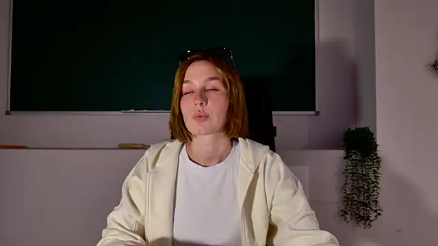 Snapshot of ClaireMathis chatting on April 2026 02:59:01 PM ClaireMathis online show from April 2026 02:59:01 PM