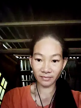 gio-thu online show from October 2025 01:50:02 AM