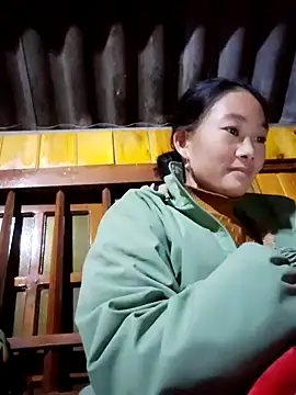 gio-thu online show from December 2025 12:43:02 PM