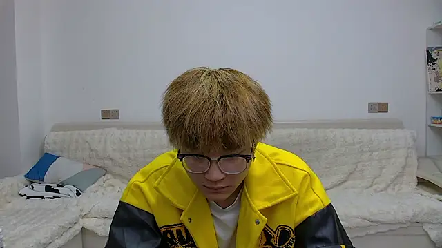 KK-cuteboy online show from February 2026 10:49:01 AM