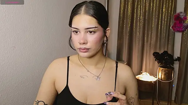 LoraShines online show from March 2026 06:34:01 PM