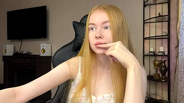 RaguelNicksons online show from November 2025 05:10:01 AM