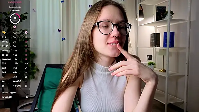 Snapshot of AiFusch chatting on April 2026 07:45:01 AM AiFusch online show from April 2026 07:45:01 AM