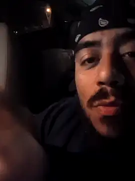 Papiguillermo online show from October 2025 01:42:02 AM