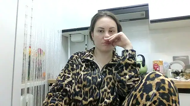 Snapshot of MeadowEyes chatting on May 2026 08:05:02 PM MeadowEyes online show from May 2026 08:05:02 PM