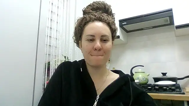Snapshot of MeadowEyes chatting on May 2026 08:59:01 PM MeadowEyes online show from May 2026 08:59:01 PM