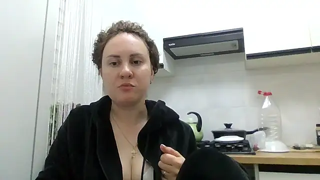Snapshot of MeadowEyes chatting on May 2026 07:43:02 PM MeadowEyes online show from May 2026 07:43:02 PM