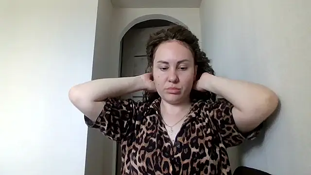 Snapshot of MeadowEyes chatting on May 2026 07:59:01 AM MeadowEyes online show from May 2026 07:59:01 AM