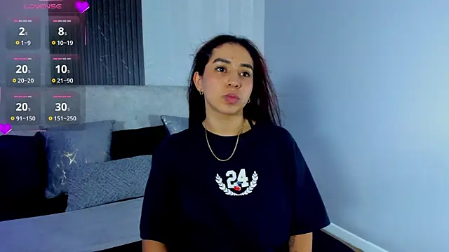 Snapshot of Vittoria_Conti_ chatting on June 2026 05:39:02 PM Vittoria Conti online show from June 2026 05:39:02 PM