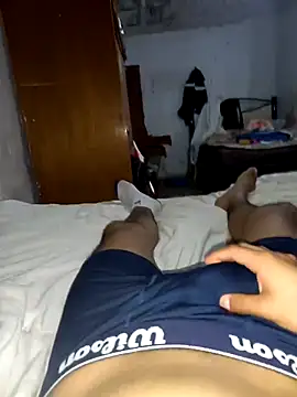 Latinokev online show from November 2025 07:40:02 PM