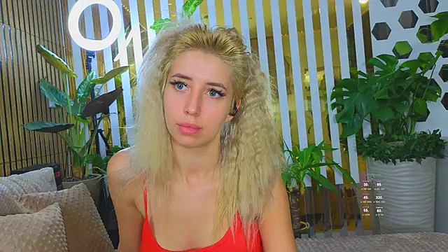 Snapshot of Violetttttta chatting on October 2025 09:21:01 AM Violetttttta online show from October 2025 09:21:01 AM
