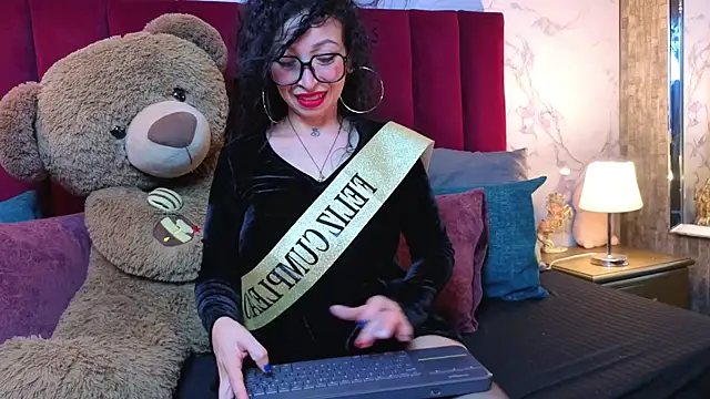 Snapshot of CHIARAJJONES chatting on June 2026 01:06:02 PM CHIARAJJONES online show from June 2026 01:06:02 PM