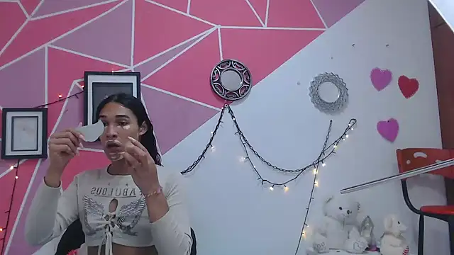 Tifany Adams online show from December 2025 08:37:02 PM