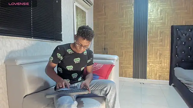 Snapshot of Yeps_pluss chatting on October 2025 08:31:02 PM Yeps pluss online show from October 2025 08:31:02 PM