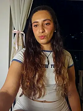 Snapshot of Meganthomson chatting on April 2026 01:15:01 AM Meganthomson online show from April 2026 01:15:01 AM
