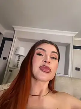 Snapshot of AbrilColls_ chatting on June 2026 12:55:01 AM AbrilColls online show from June 2026 12:55:01 AM