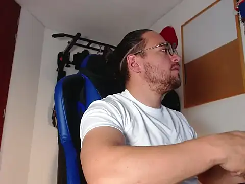 Snapshot of kurt_xx chatting on October 2025 09:52:01 AM kurt xx online show from October 2025 09:52:01 AM