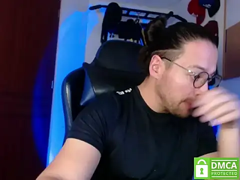 Snapshot of kurt_xx chatting on November 2025 02:18:02 PM kurt xx online show from November 2025 02:18:02 PM