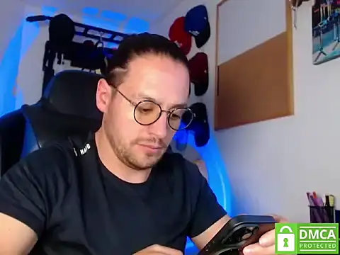 Snapshot of kurt_xx chatting on November 2025 02:01:02 AM kurt xx online show from November 2025 02:01:02 AM