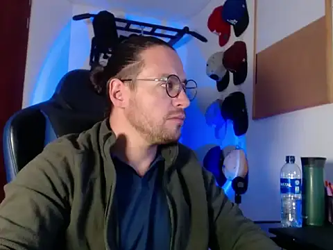 Snapshot of kurt_xx chatting on November 2025 08:36:02 AM kurt xx online show from November 2025 08:36:02 AM