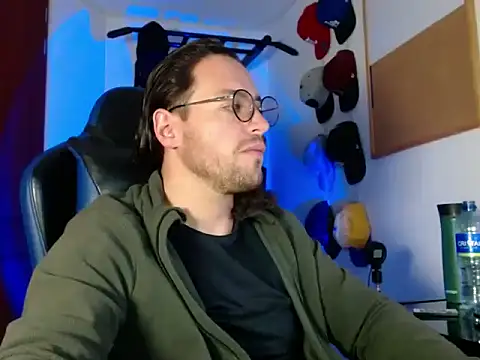 Snapshot of kurt_xx chatting on November 2025 12:48:02 PM kurt xx online show from November 2025 12:48:02 PM