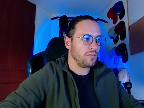 Snapshot of kurt_xx chatting on November 2025 08:35:01 AM kurt xx online show from November 2025 08:35:01 AM