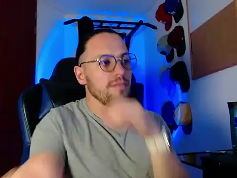 Snapshot of kurt_xx chatting on November 2025 01:33:02 AM kurt xx online show from November 2025 01:33:02 AM