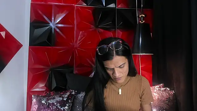 Snapshot of ZAMMIRA chatting on February 2026 06:09:02 AM ZAMMIRA online show from February 2026 06:09:02 AM