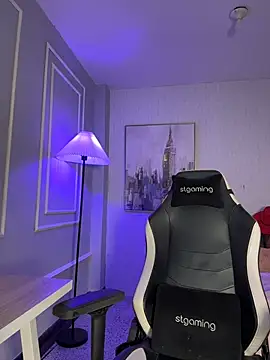 HoneyMollyX online show from April 2026 01:05:02 PM