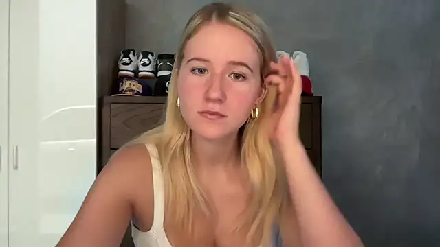 Snapshot of itssosierra chatting on April 2026 04:24:02 AM itssosierra online show from April 2026 04:24:02 AM