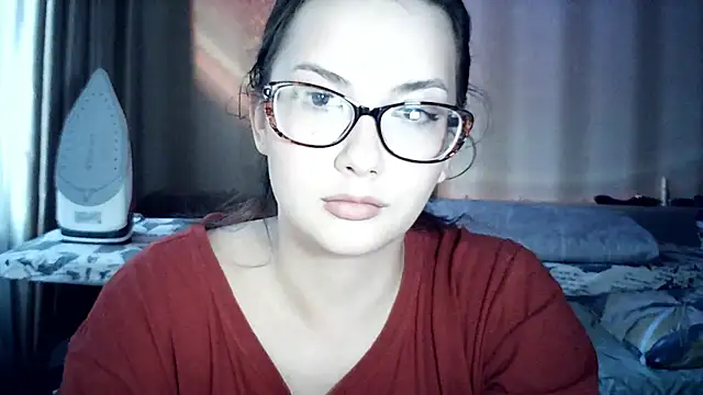 Snapshot of MoodieMira chatting on June 2026 04:13:02 PM MoodieMira online show from June 2026 04:13:02 PM