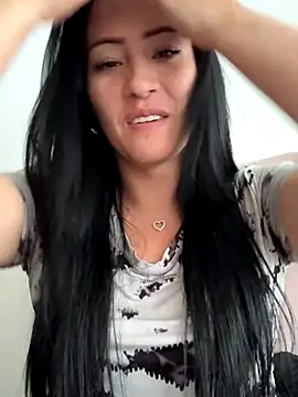 saris moon online show from October 2025 05:33:02 PM