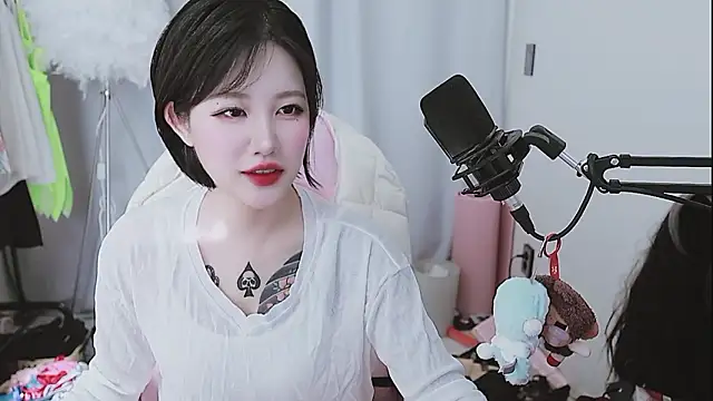 Snapshot of MISA_02 chatting on June 2026 06:59:01 AM MISA 02 online show from June 2026 06:59:01 AM