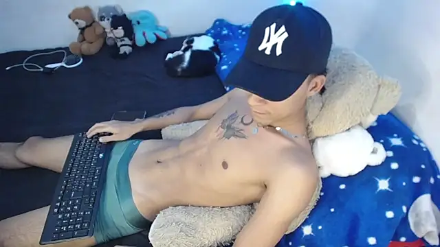 Snapshot of Antonhyjared chatting on April 2026 11:22:02 PM Antonhyjared online show from April 2026 11:22:02 PM